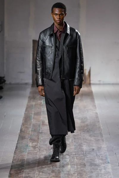 Look 12